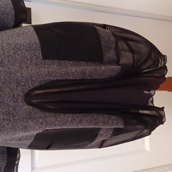 Joseph Ribkoff Grey & Black Sweater Tunic. Size 10. NWOT - Picture 9 of 9